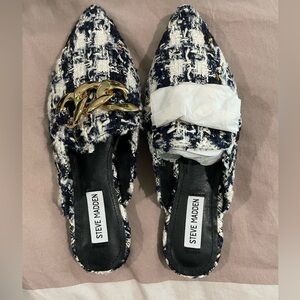 Steven Madden Finn Chain Pointed Toe Mule